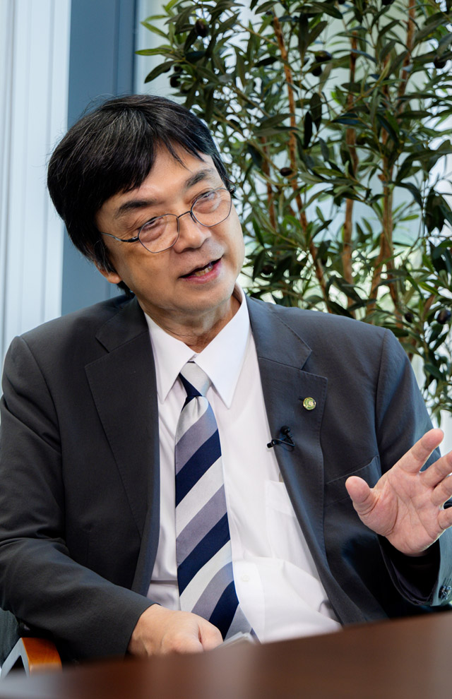 国立大学法人東京農工大学 学長　千葉　一裕